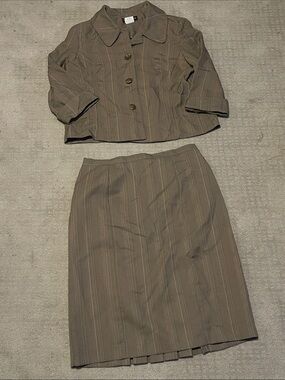 Spago collection vintage 12 brown Pinstripe Pencil Skirt jacket Professional set